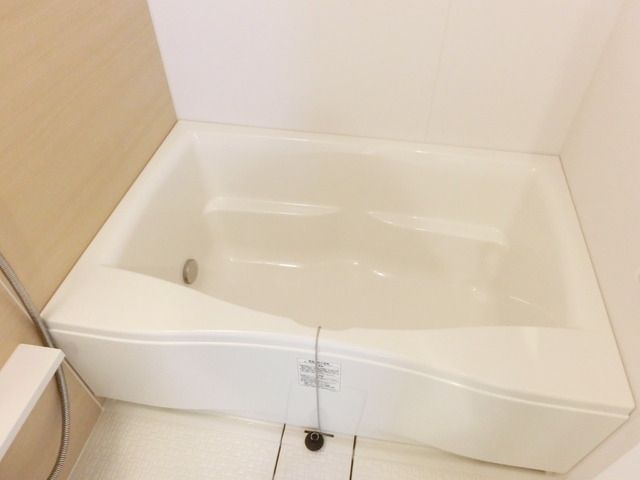 バス・シャワールーム　★追い焚き給湯・浴室乾燥機能付のゆったりお風呂です★