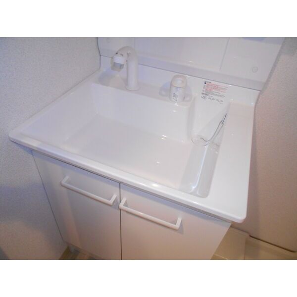 洗面設備　洗面台交換済