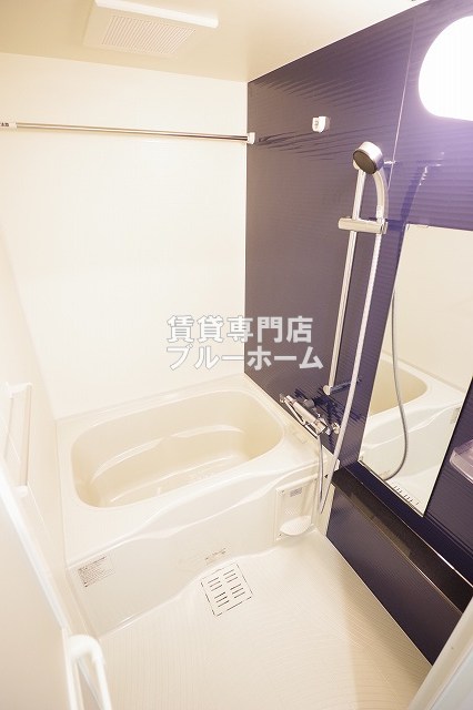 バス・シャワールーム　ピカピカのお風呂！