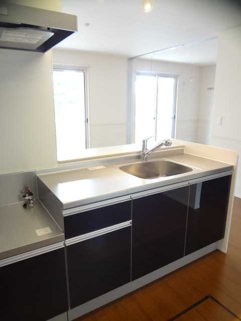 キッチン　※同アパート別部屋の参考写真です。