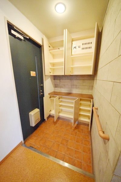 玄関　★他号室の参考画像です★