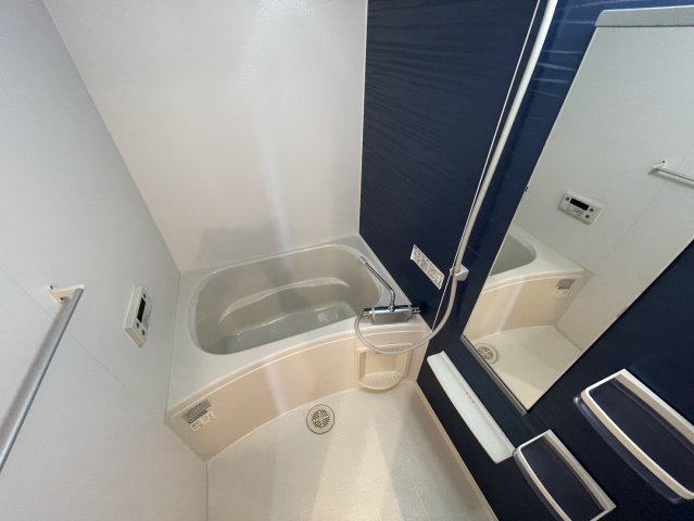 バス・シャワールーム　同物件別部屋写真