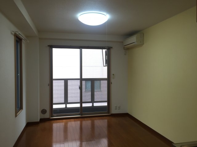 居室・リビング　使いやすい居間です