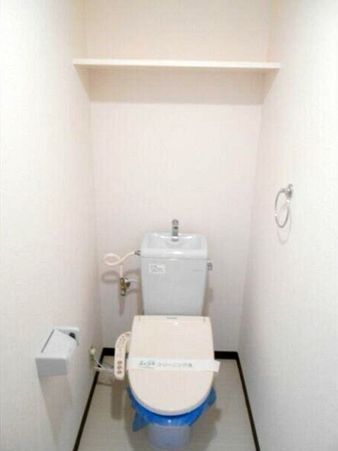 トイレ　温水洗浄便座完備