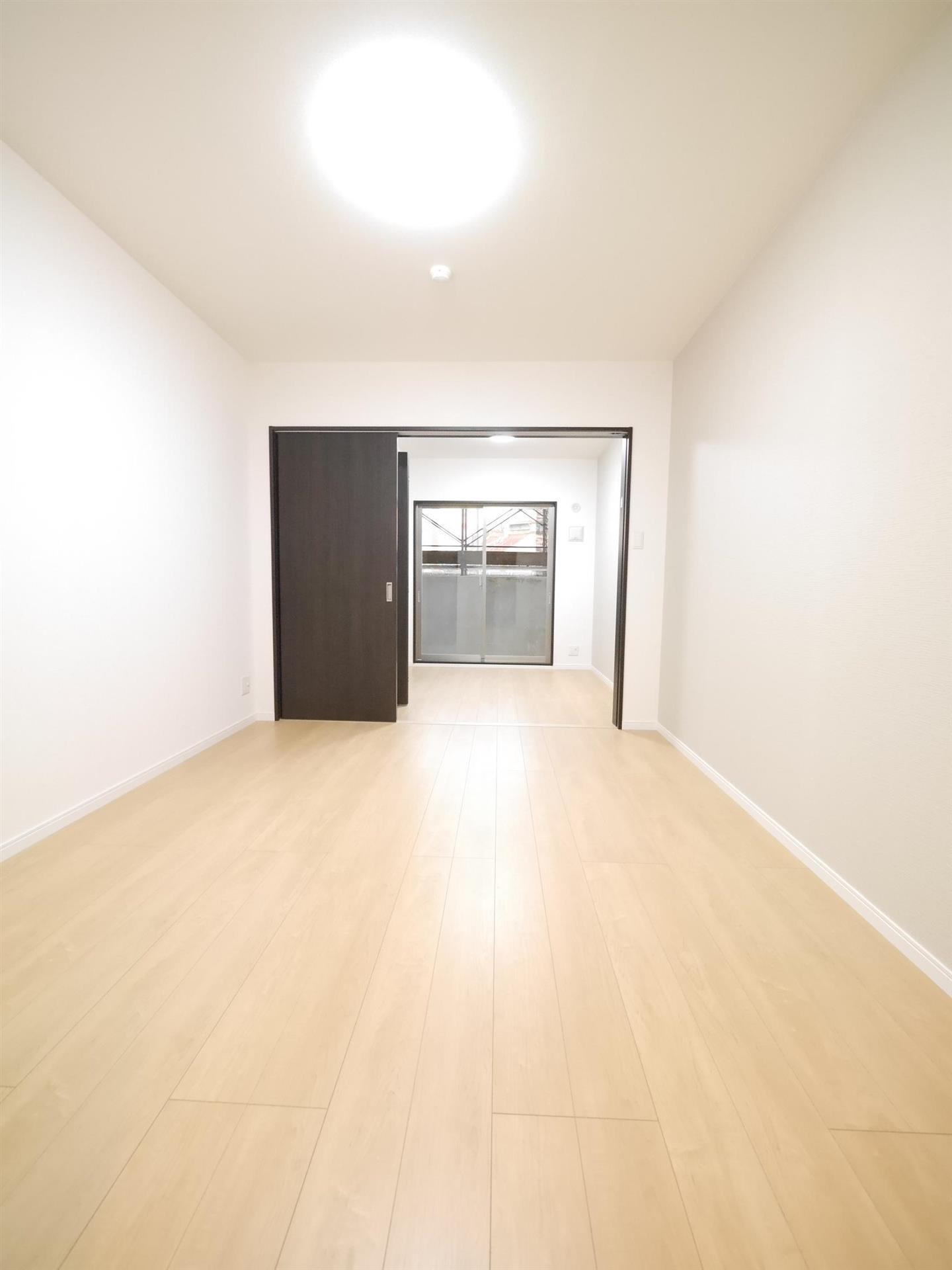 居室・リビング　※2号タイプの写真。号室によって間取りが異なります