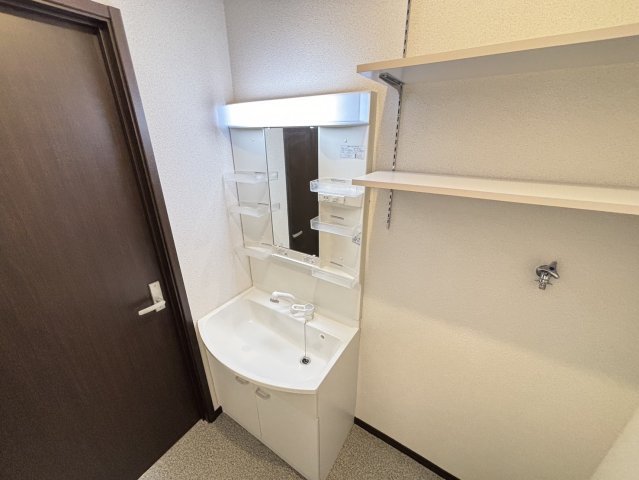 洗面設備　※同物件別号室の写真になります