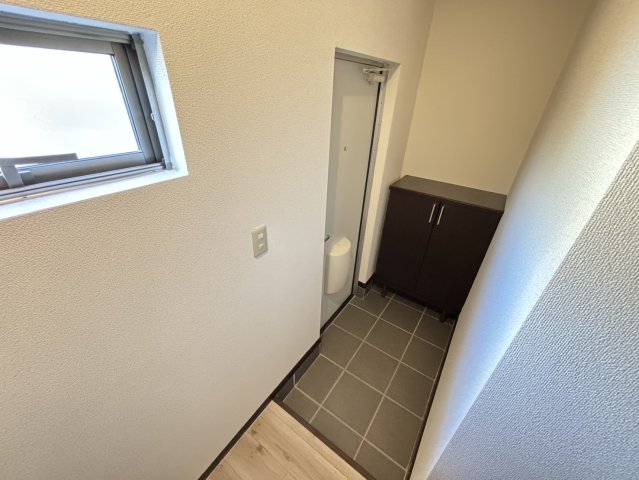 玄関　※同物件別号室の写真になります