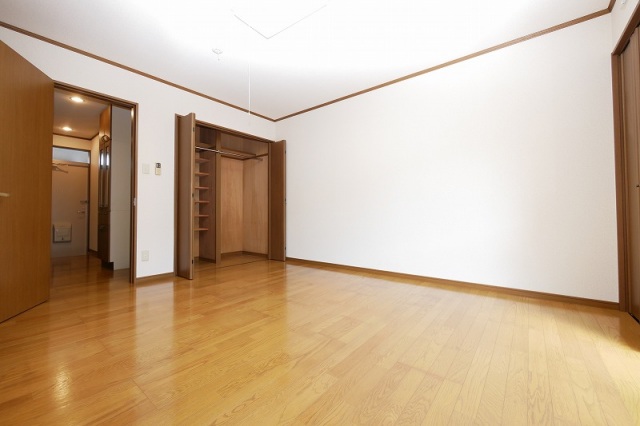 居室・リビング　同物件別号室