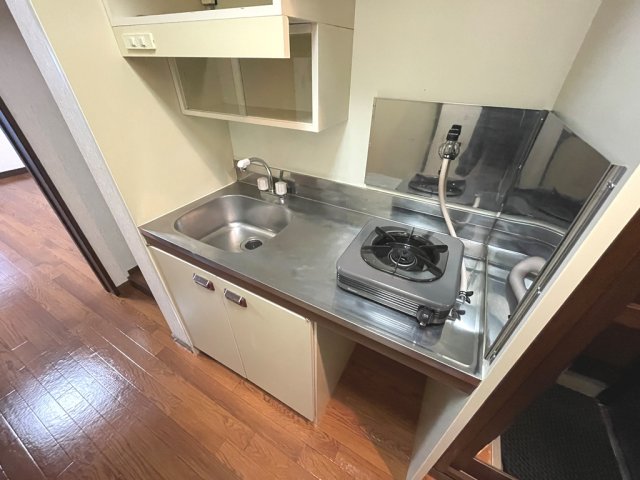 キッチン　1口ガスコンロ付きのコンパクトなキッチンです！