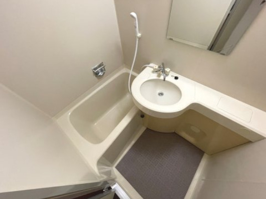 洗面設備　浴室内に洗面台がついてます！