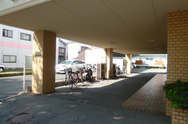 駐車場　駐車スペースもあります