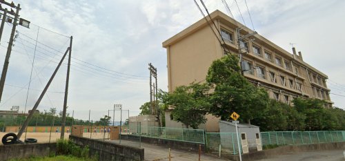 中学校　和歌山市立紀伊中学校（中学校）まで1728m