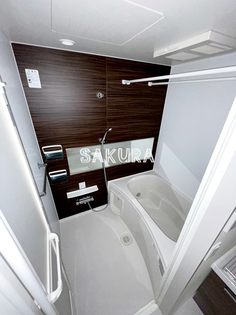 バス・シャワールーム　雨の日でも安心の浴室乾燥機付きです♪