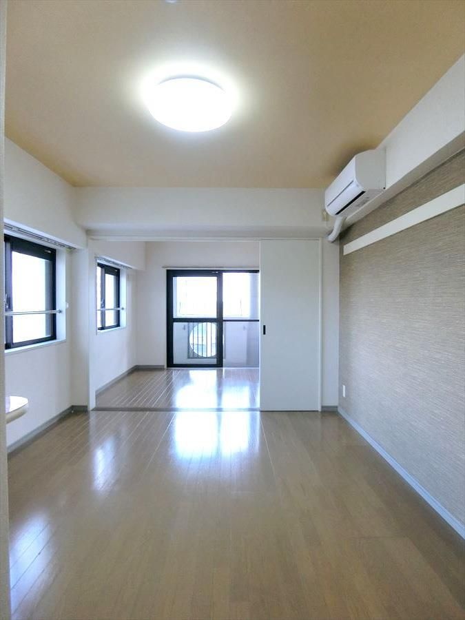 居室・リビング　対面キッチンのリビング★