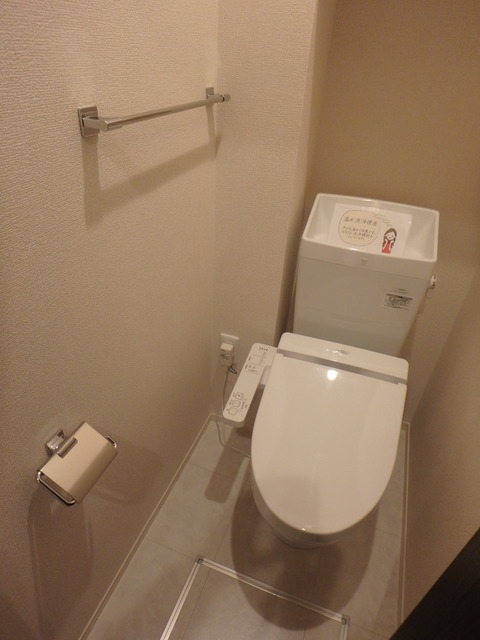 トイレ　ウォシュレット付です。