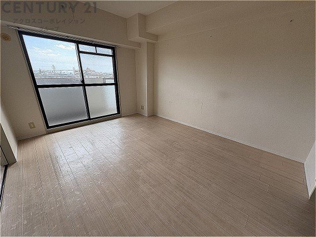 居室・リビング　南向きで日当たり良好なリビングです。