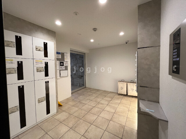 エントランス　オートロック、宅配ボックス有