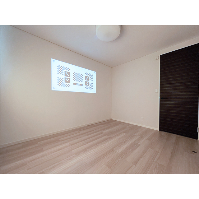 その他設備　プロジェクター付き照明器具備え付け