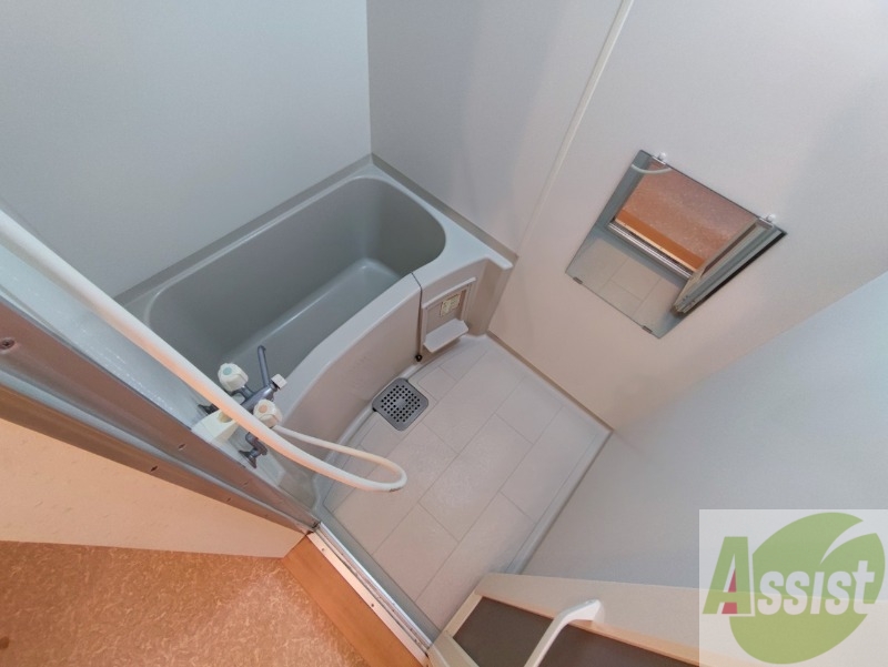 バス・シャワールーム　お風呂になります。一日の疲れを癒してくださいね。