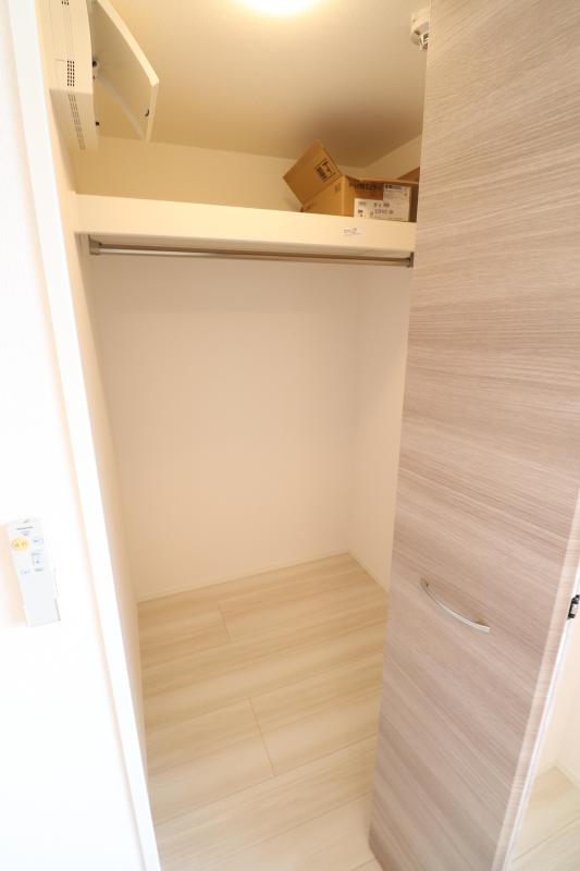 収納　洋室のウォークインクローゼット