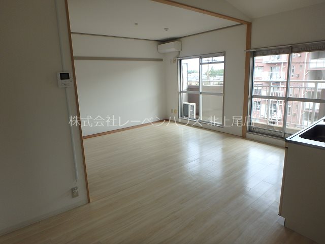 居室・リビング　当社HPに沢山写真載ってます。