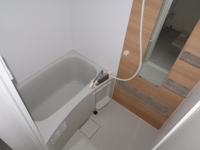 バス・シャワールーム　別のお部屋の参考写真です