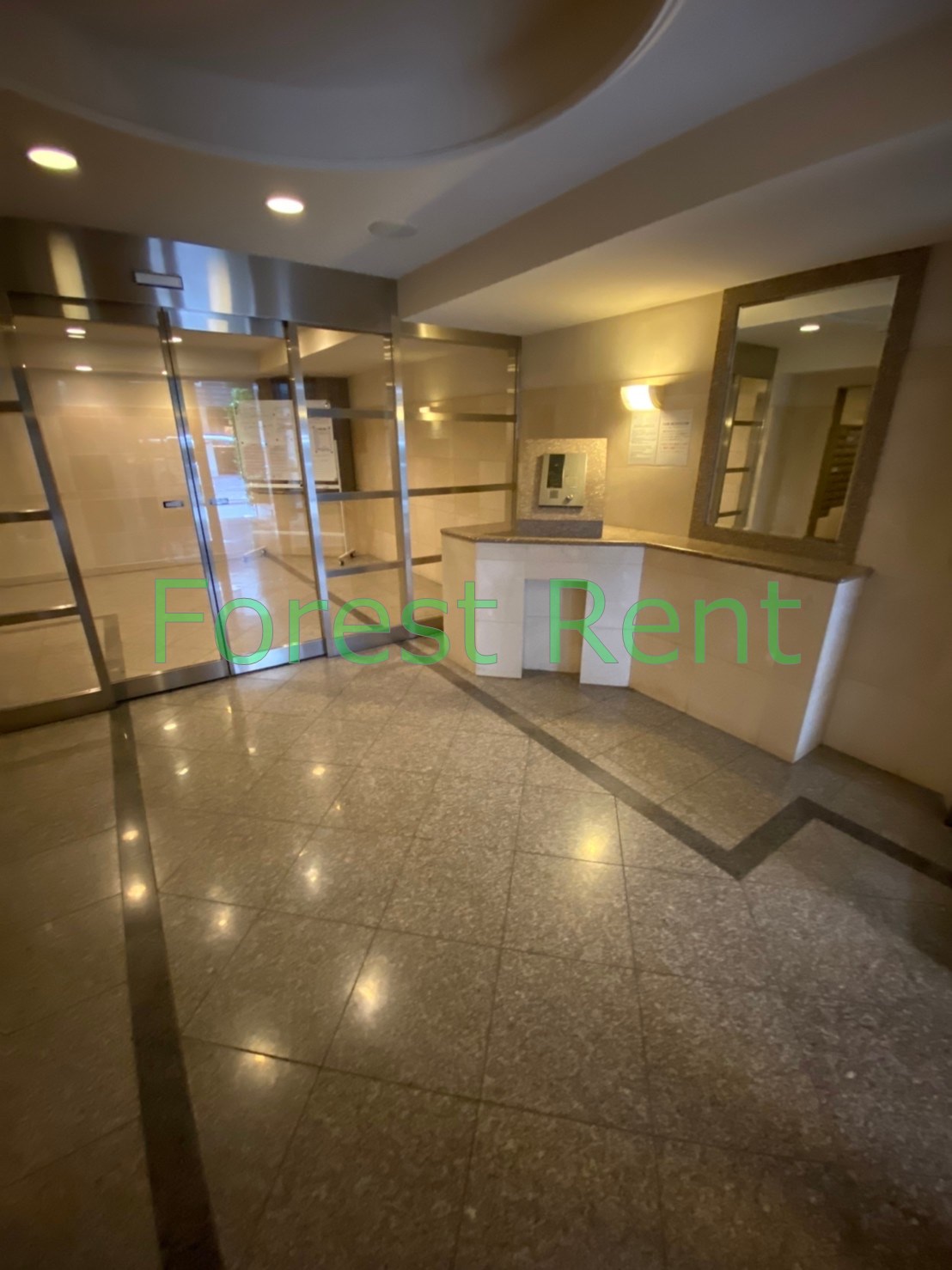 エントランス　弊社は都内全域の物件をご紹介可能です！