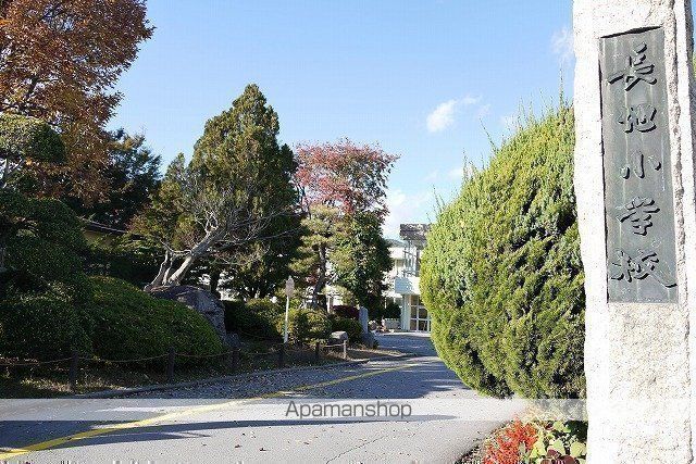 小学校　岡谷市小学校長地小学校（小学校）まで625m