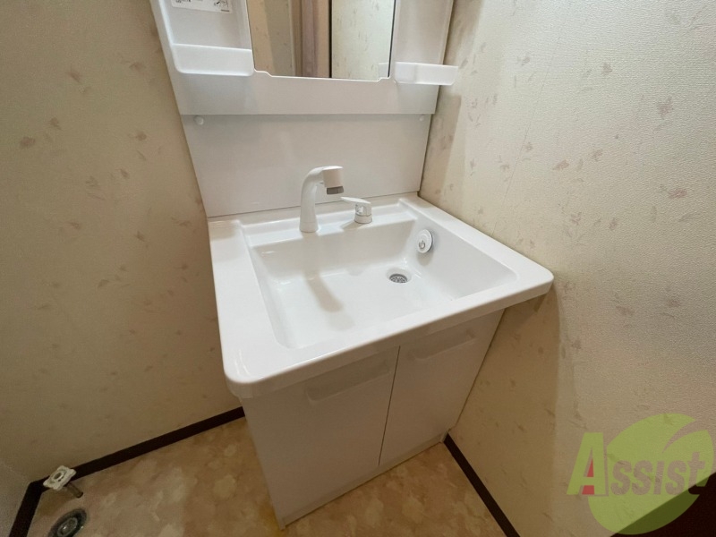 洗面設備　シャンプードレッサー。身支度はここでばっちり。