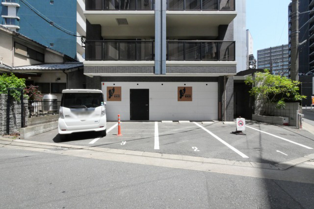 駐車場　エントランス