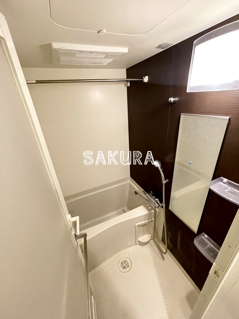 バス・シャワールーム　浴室乾燥機付き♪