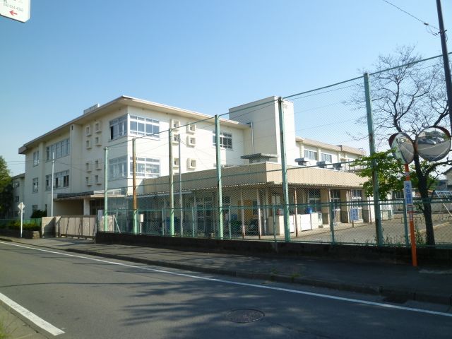 小学校　市立陶鎔小学校（小学校）まで700m