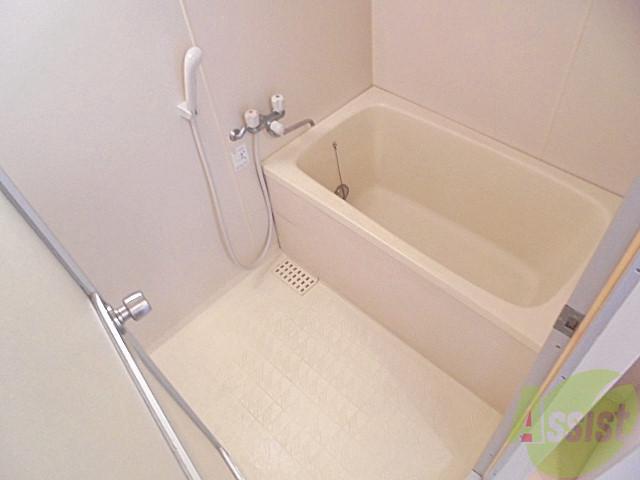 バス・シャワールーム　こちらのお風呂で一日の疲れを癒してくださーーーい☆