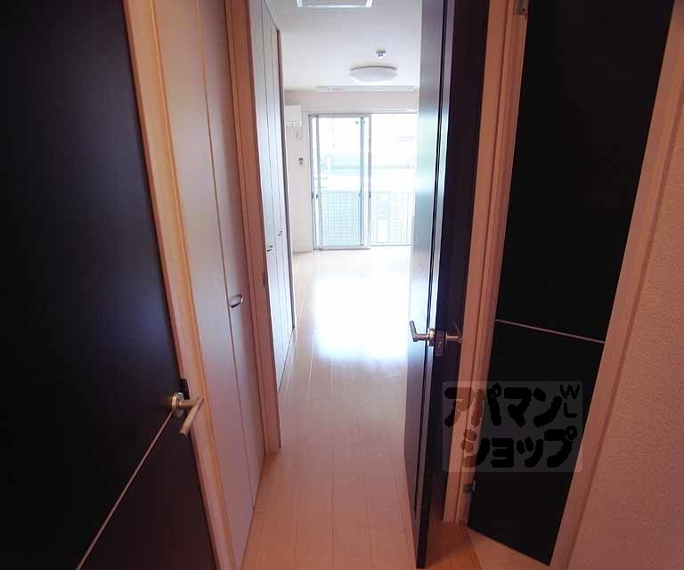 その他部屋・スペース　玄関からの廊下です。