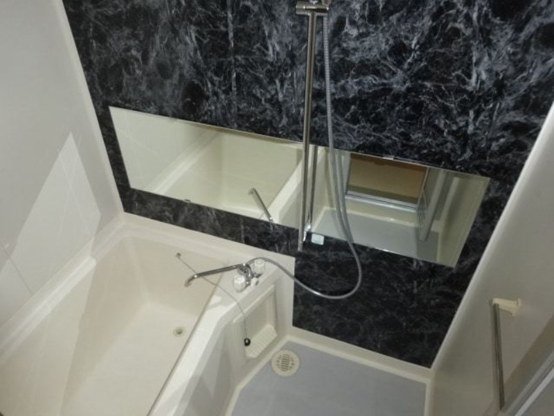 バス・シャワールーム　図面と現状に相違がある場合には現状を優先．．．