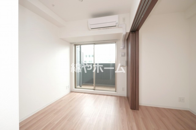 居室・リビング　明るい洋室です