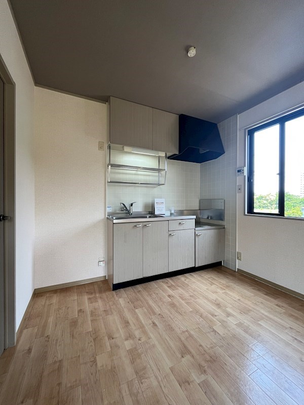 キッチン　※リフォーム前の写真です。