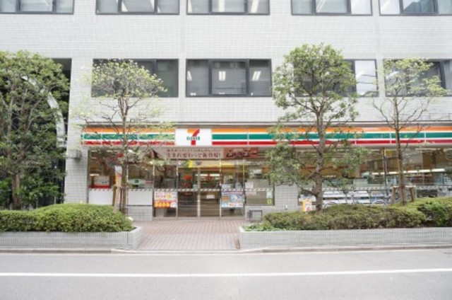 コンビニ　セブンイレブン三鷹駅北口店（コンビニ）まで425m