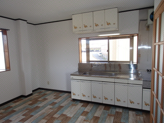 キッチン　写真、間取図面などが現況と異なる場合は現況優先となります。