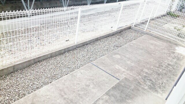 バルコニー　テラス