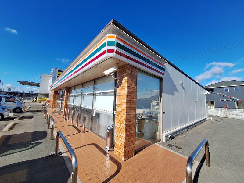 コンビニ　セブンイレブン防府開出西町店（コンビニ）まで523m