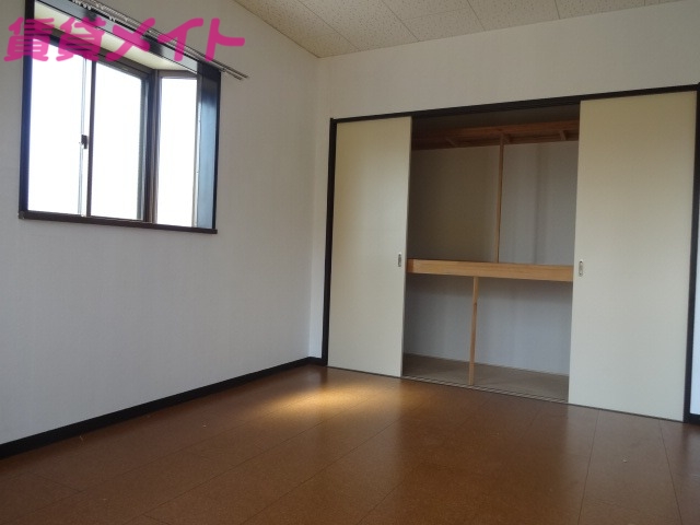 収納　同型参考写真