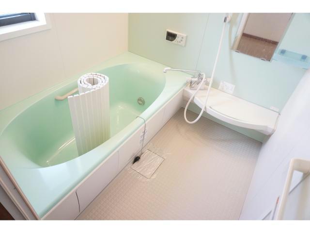 バス・シャワールーム　同型の別部屋です