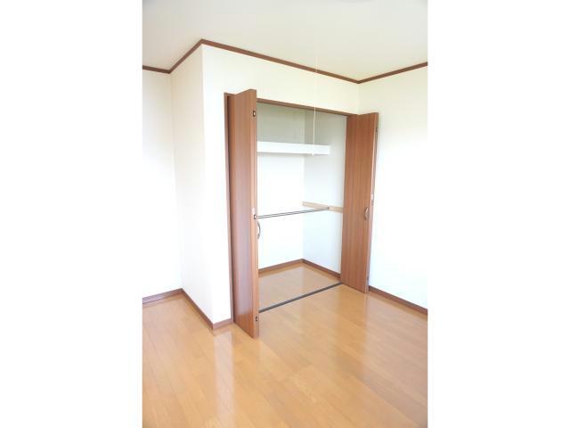 収納　同型の別部屋です