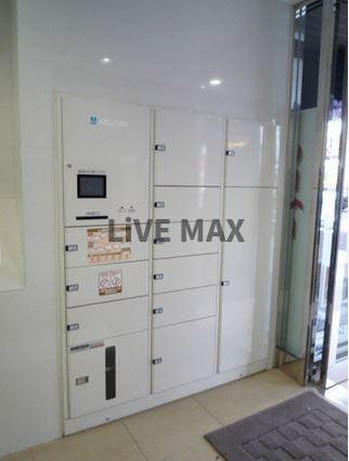 その他設備　留守時でも安心の宅配ボックス☆