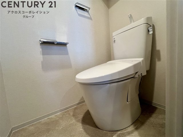 トイレ　シンプルで機能的なトイレです！