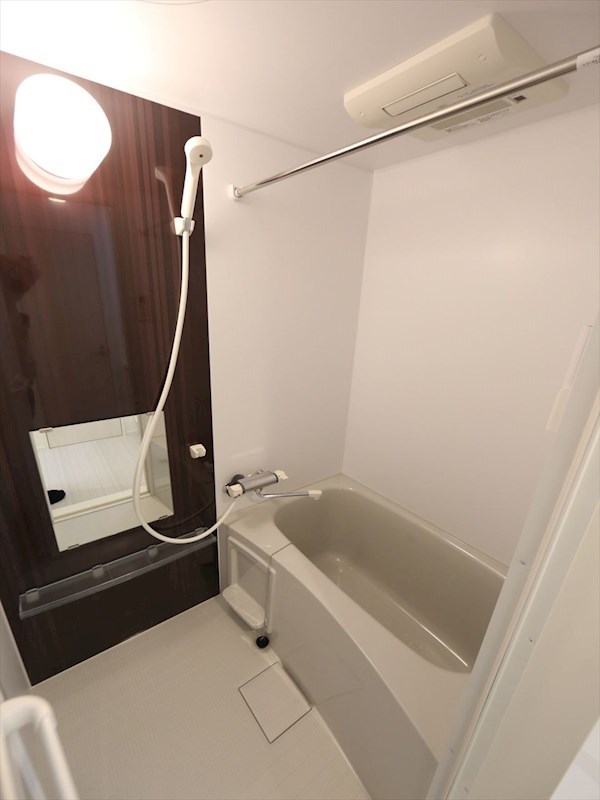 バス・シャワールーム　バスルーム　浴室暖房乾燥機付き