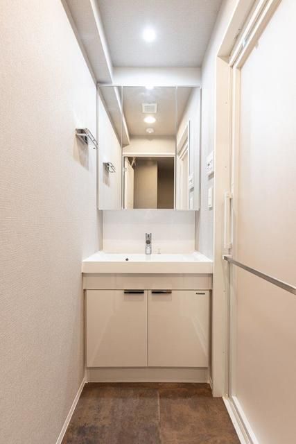 洗面設備　脱衣スペースもあります