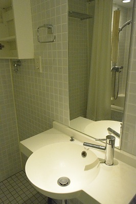 洗面設備　※別部屋の参考写真です。