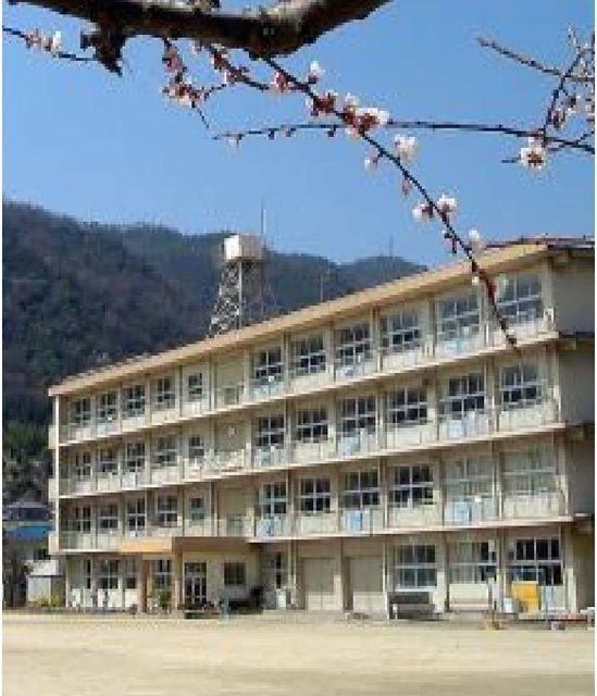 小学校　高島小学校（小学校）まで700m